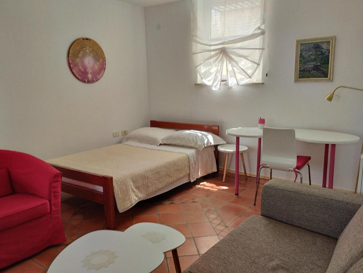 Apartma Oljka Pomjan Smarje  Bagian luar foto